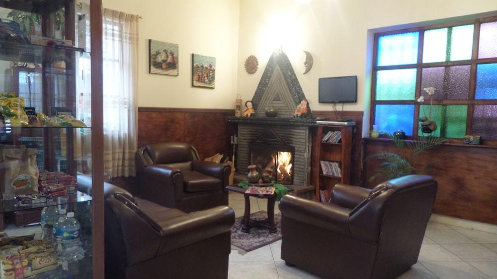 Jhomana Guesthouse Кито Экстерьер фото